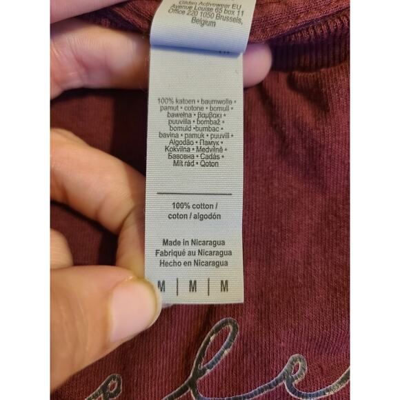 Gildan medium women's maroon graphic tee - Picture 5 of 7